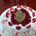 Pavlova com doce de morango e ananás 1.jpg